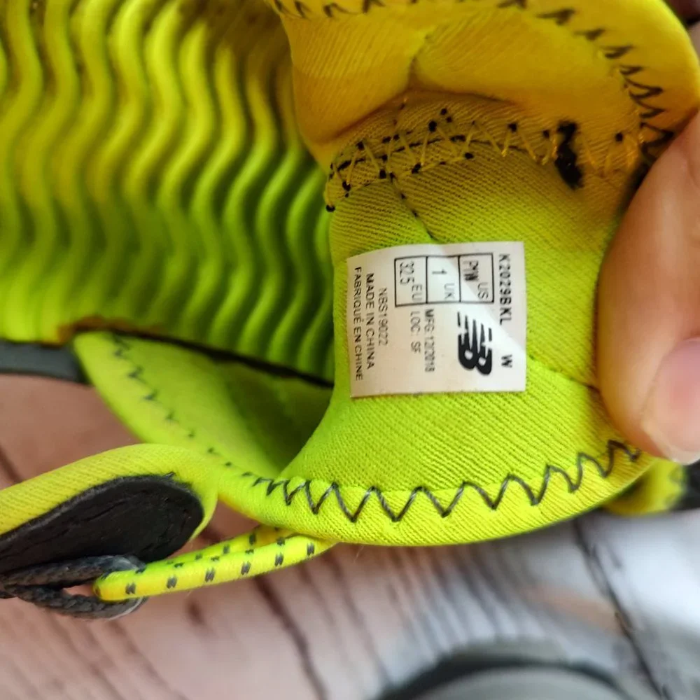 New Balance Kids Black/Lime Adirondack Water Shoe Sandal P1W - Picture 8 of 8